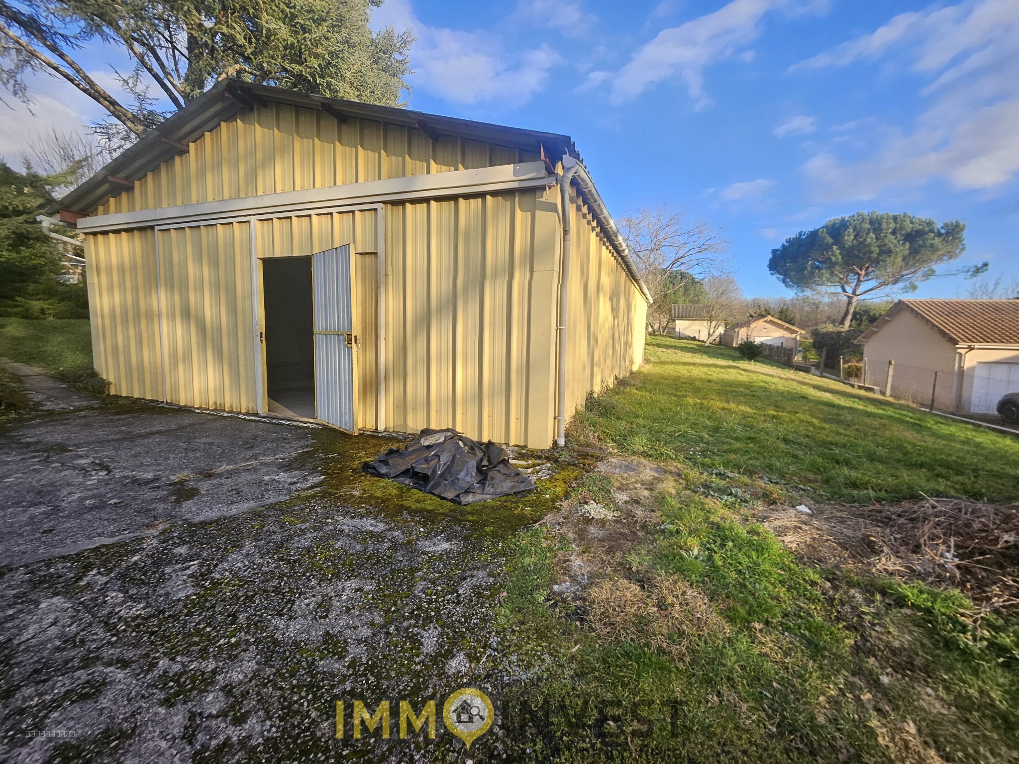 Entrepôt à vendre à Isle, 130 m², 1 pièce – photo 2 sur 4