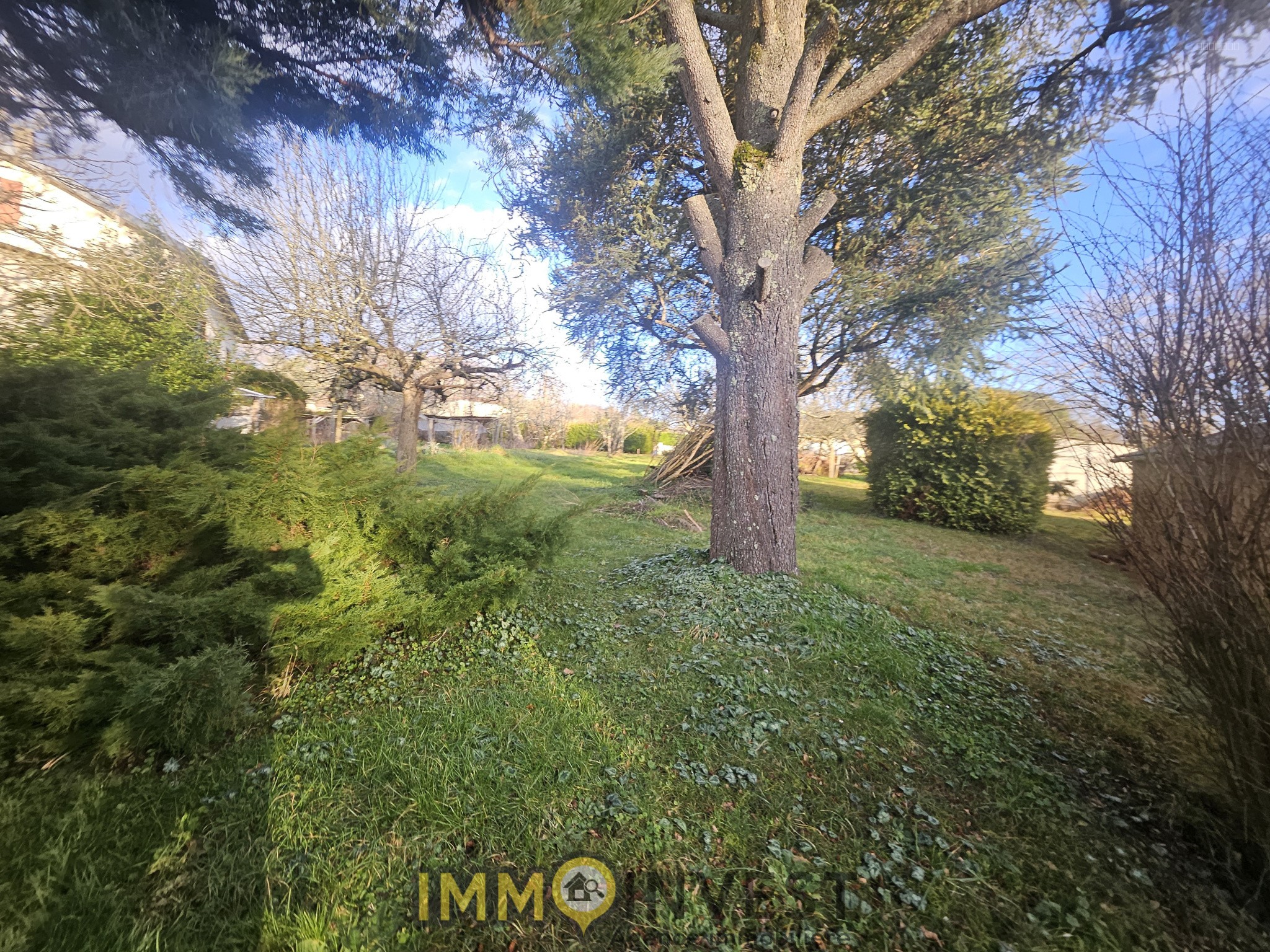 Terrain à vendre à Isle, 750 m² – photo 1 sur 2