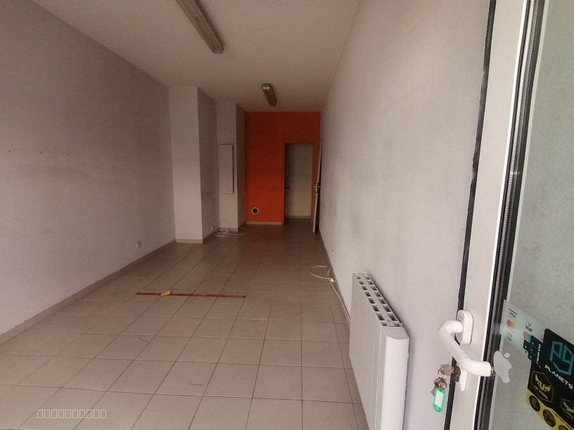 Local commercial à louer à La teste de buch, 23 m² – photo 2 sur 2