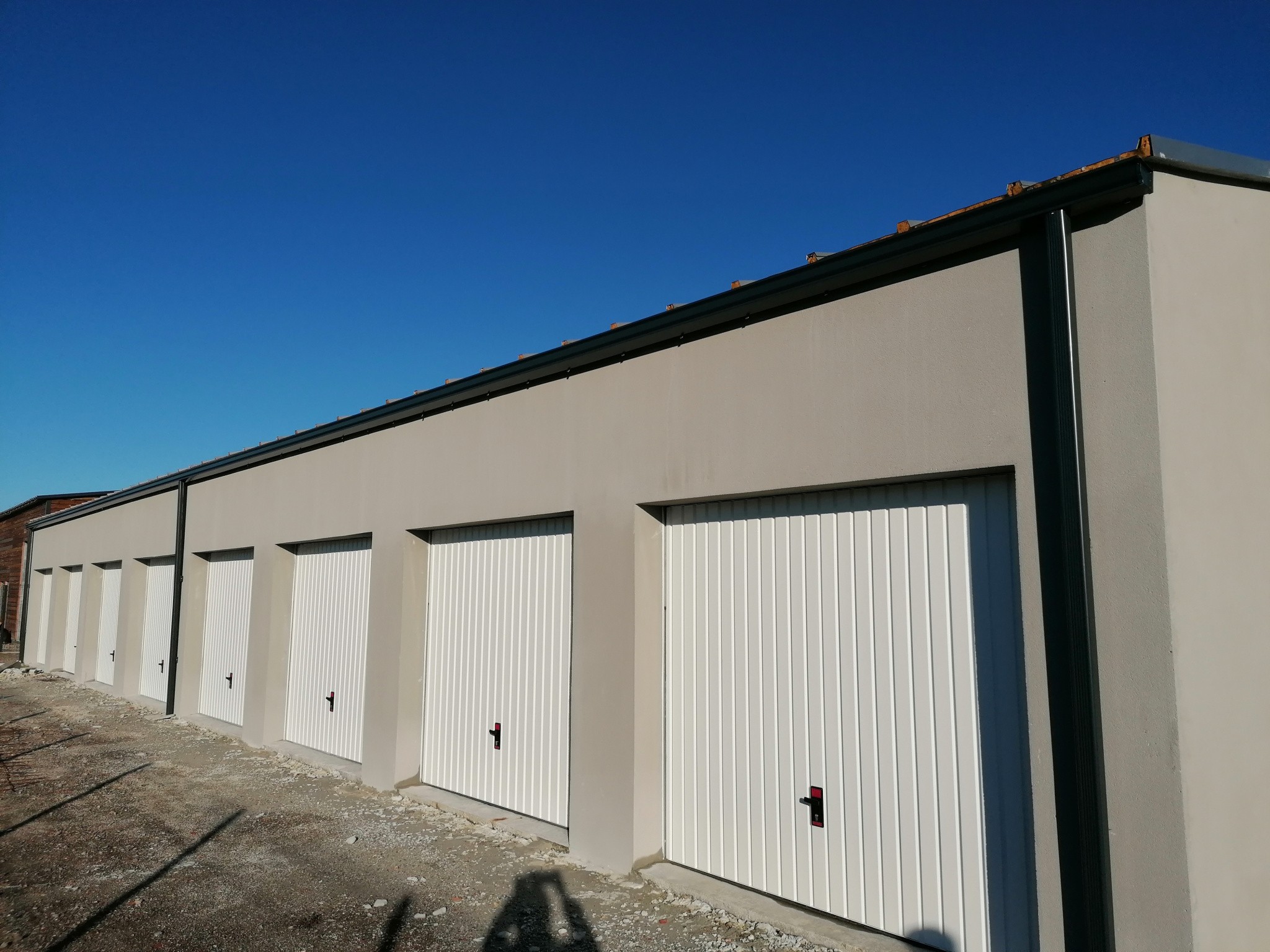 Garage à louer à Le teich, 1 375 m² – photo 1 sur 2