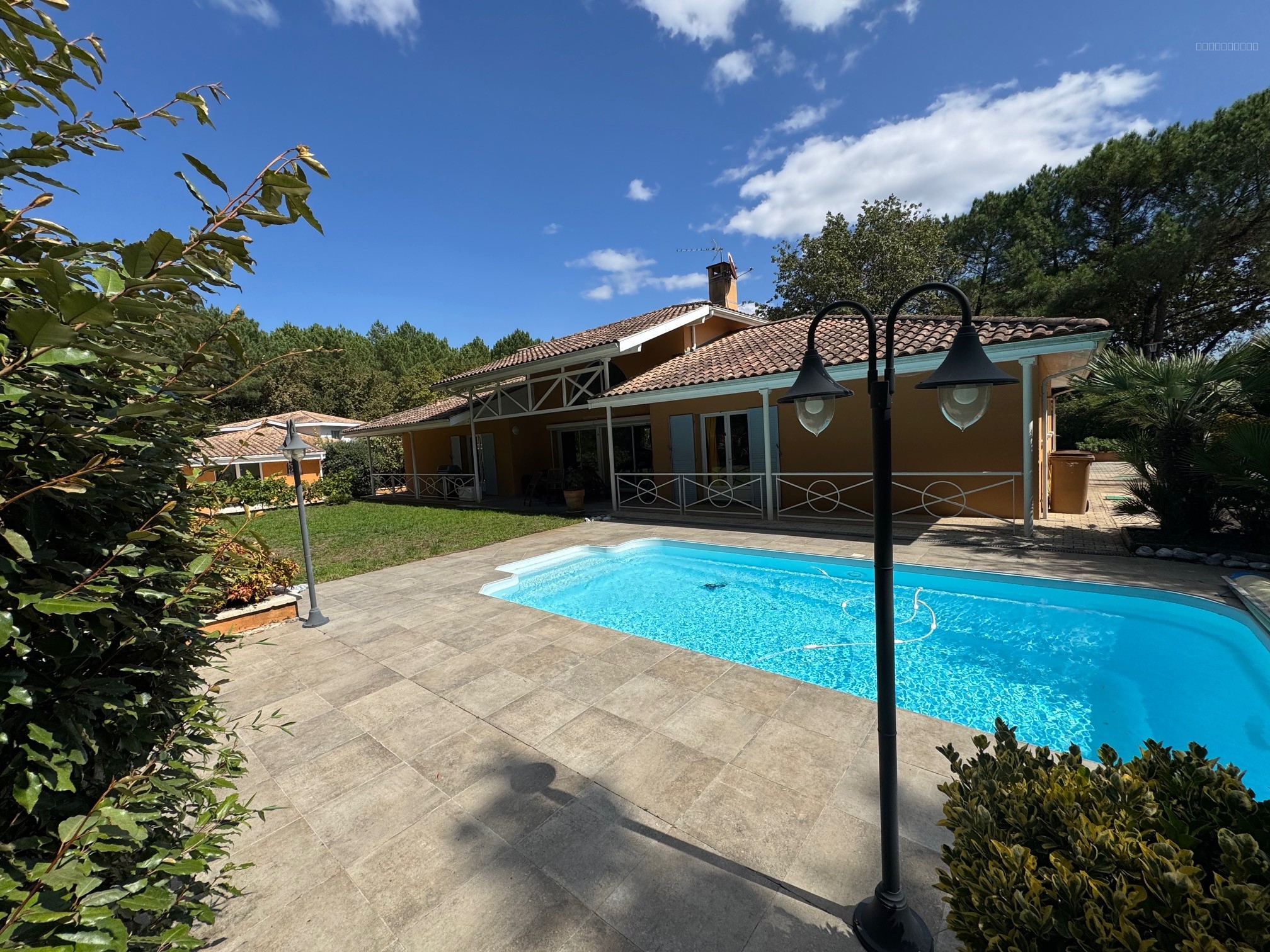 Maison à vendre à La teste de buch, 167 m², 5 pièces – photo 1 sur 9