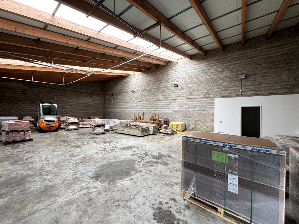 Entrepôt à louer à Le teich, 238 m² – photo 2 sur 4