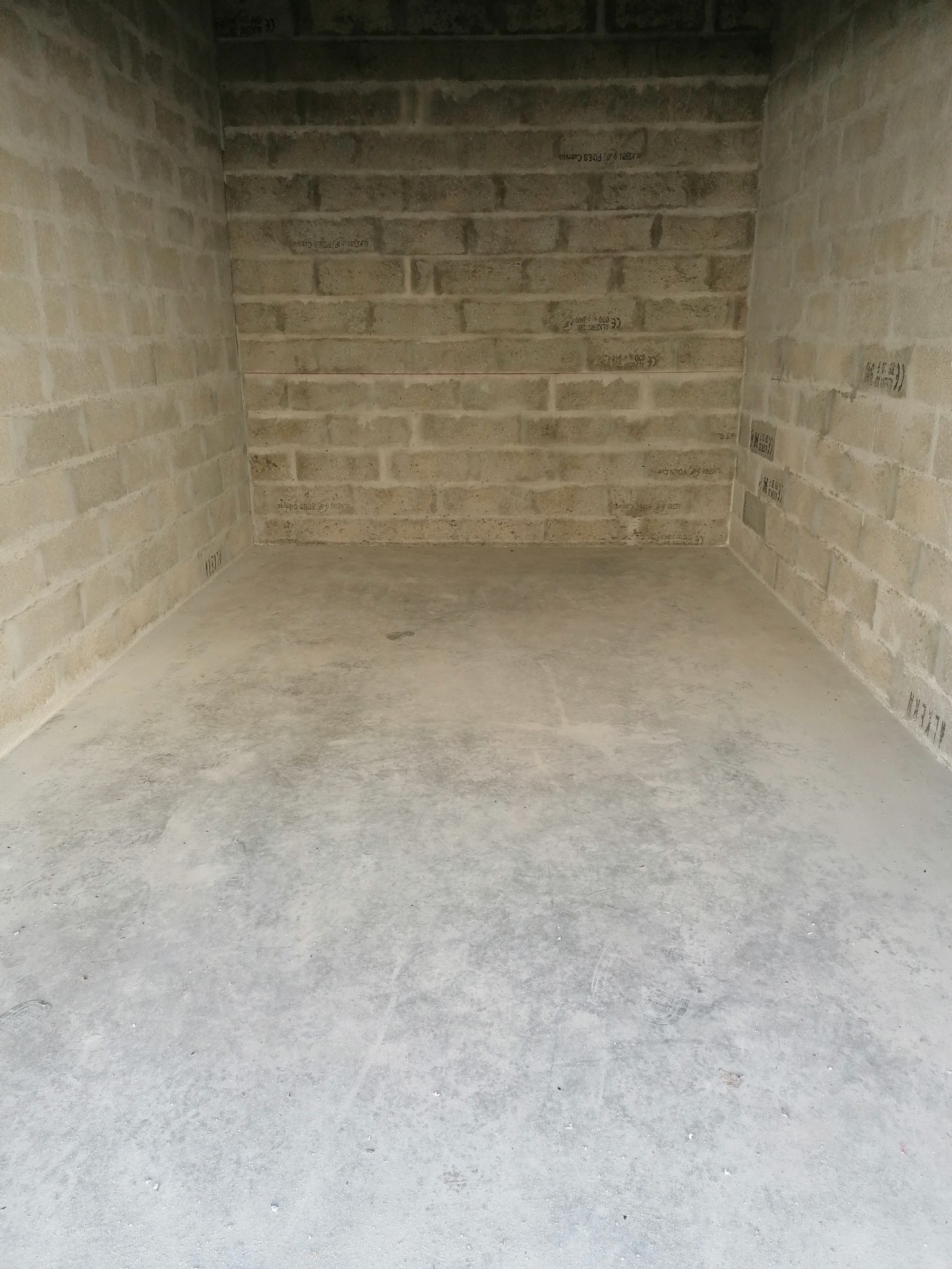 Garage à louer à Le teich, 1 375 m² – photo 2 sur 2