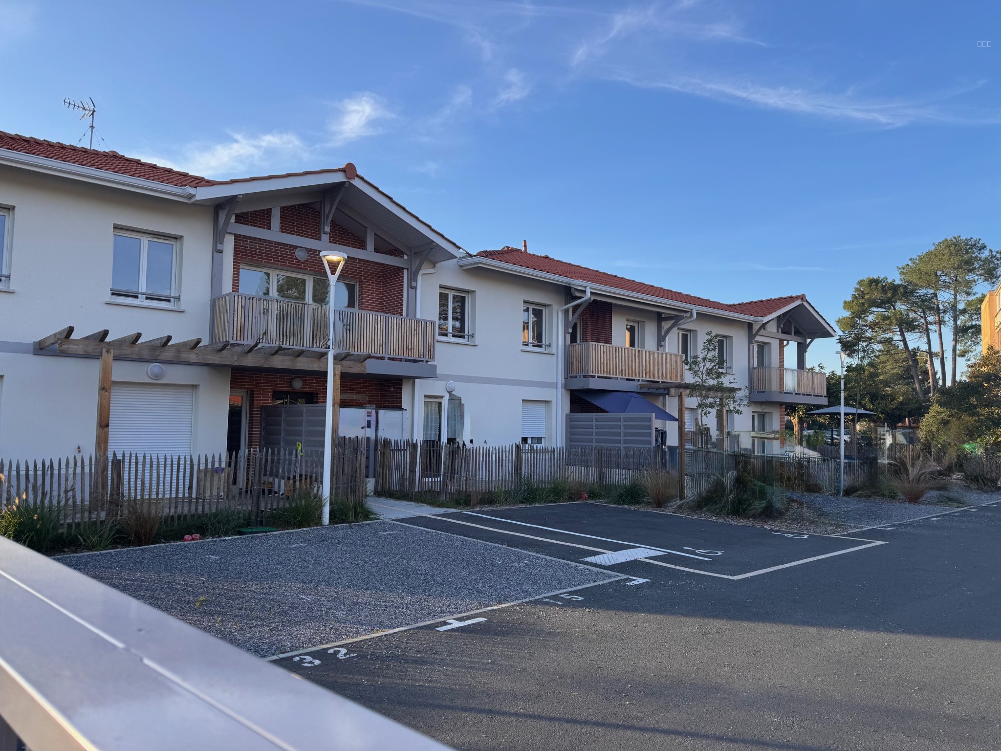 APPARTEMENT T3 - 60m2 - AVEC BALCON ET  2 PLACES DE PARKING — photo 5