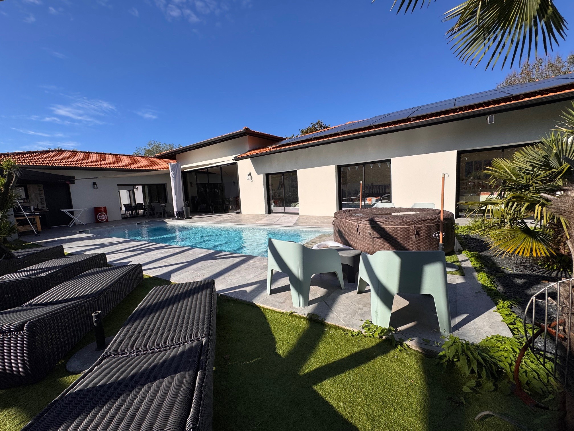 Villa à vendre à Lugos, 62,15 m², 8 pièces – photo 1 sur 11
