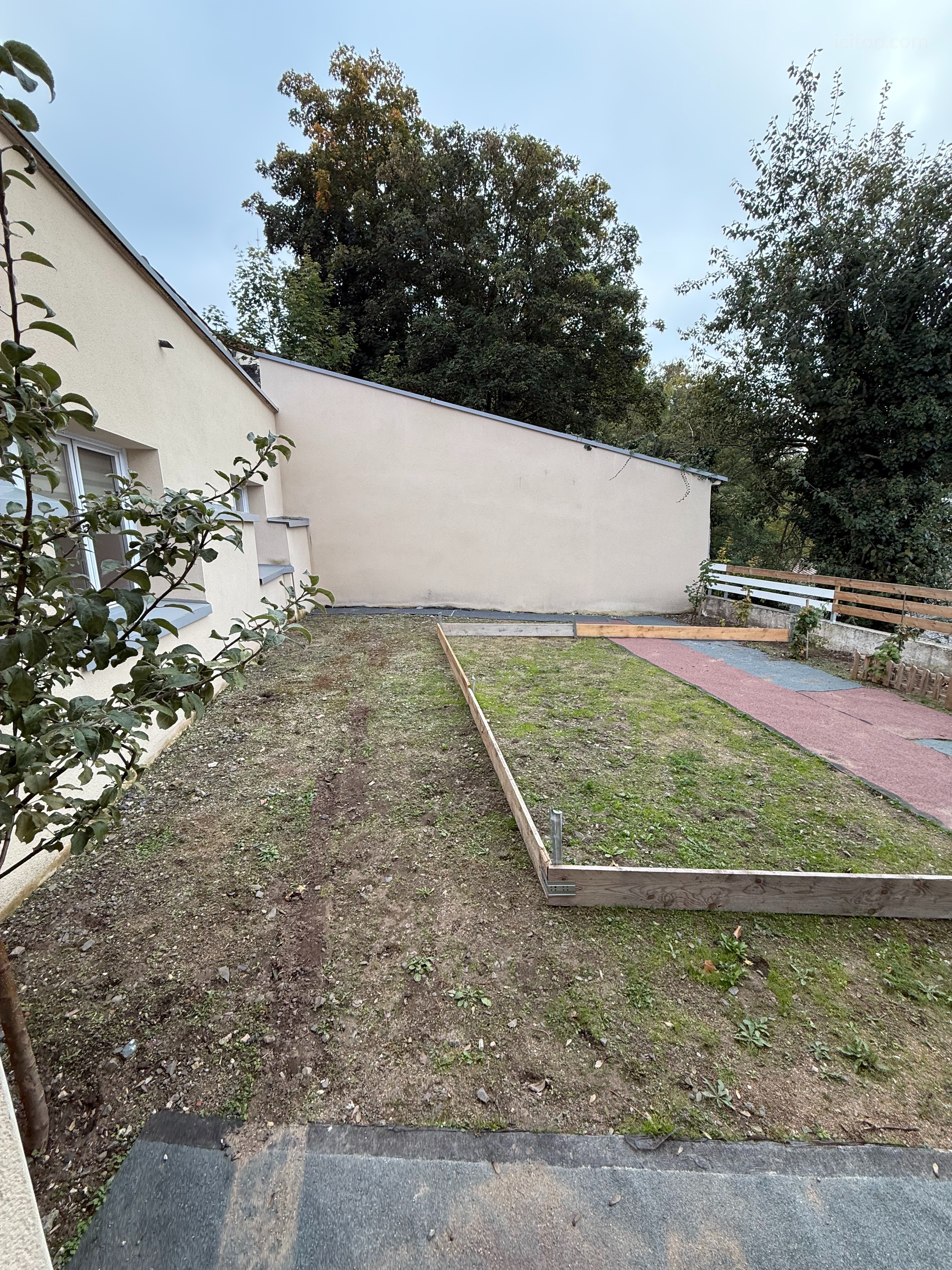 Entrepôt à louer à Saint-Étienne, 685 m², 6 pièces – photo 3 sur 3