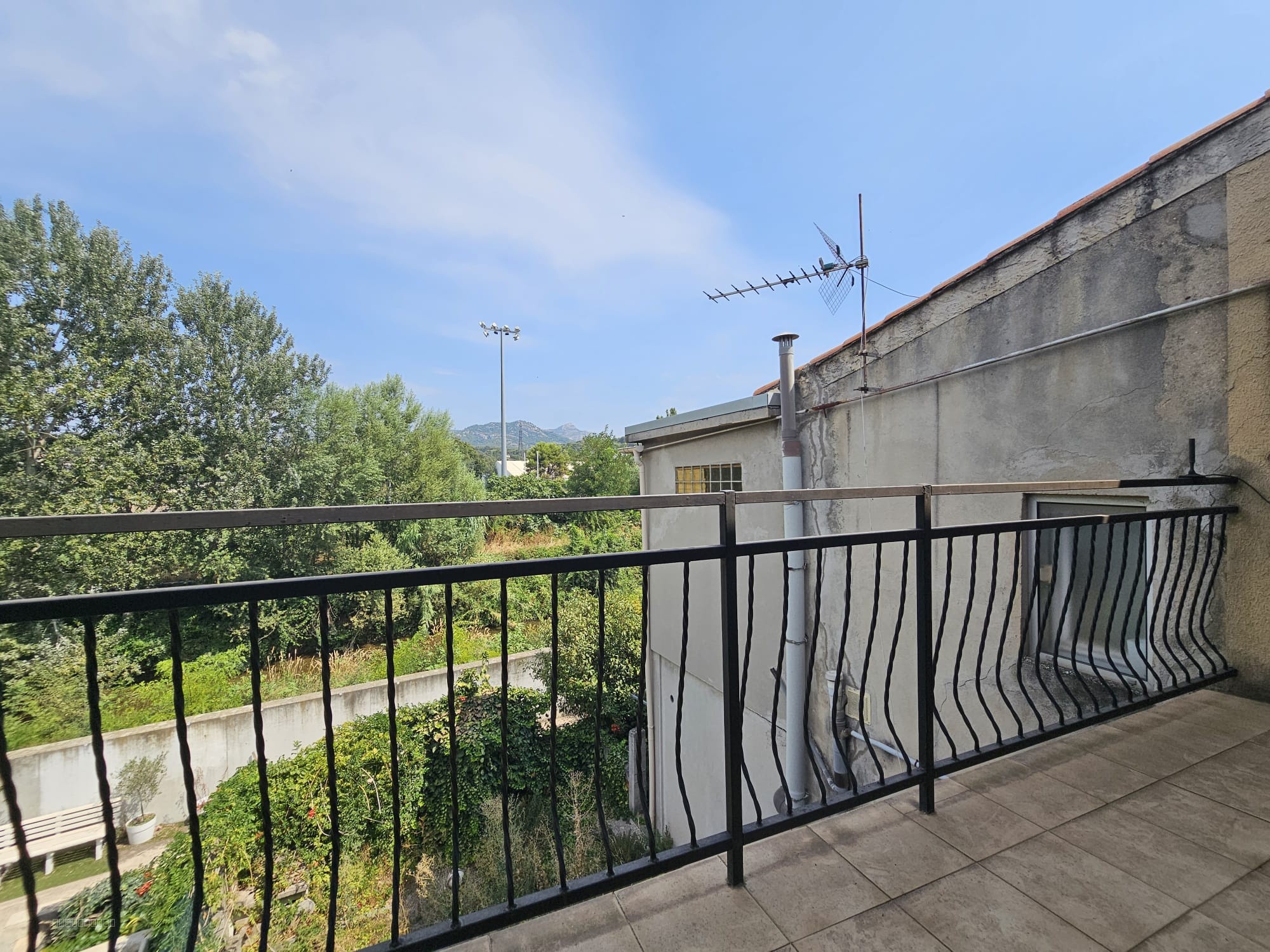 Immeuble à vendre à La penne sur huveaune, 190 m² – photo 2 sur 4