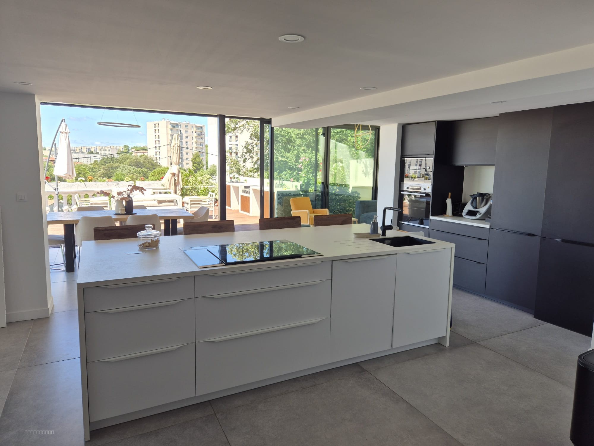 EXCLUSIVITÉ   VILLA CONTEMPORAINE AVEC VUE PANORAMIQUE   LA VALENTINE — photo 6