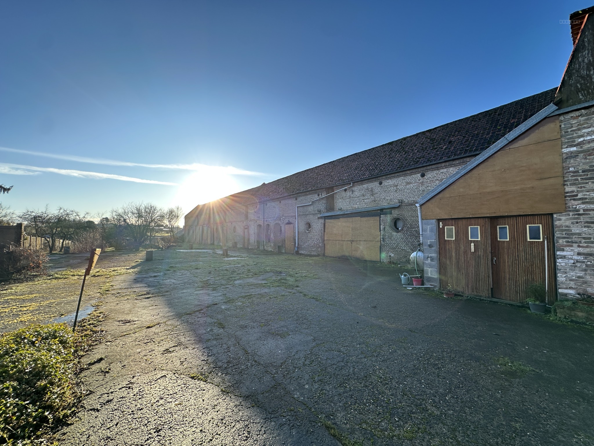 Bien immobilier à vendre à Argoeuves, 152 m², 7 pièces – photo 1 sur 19