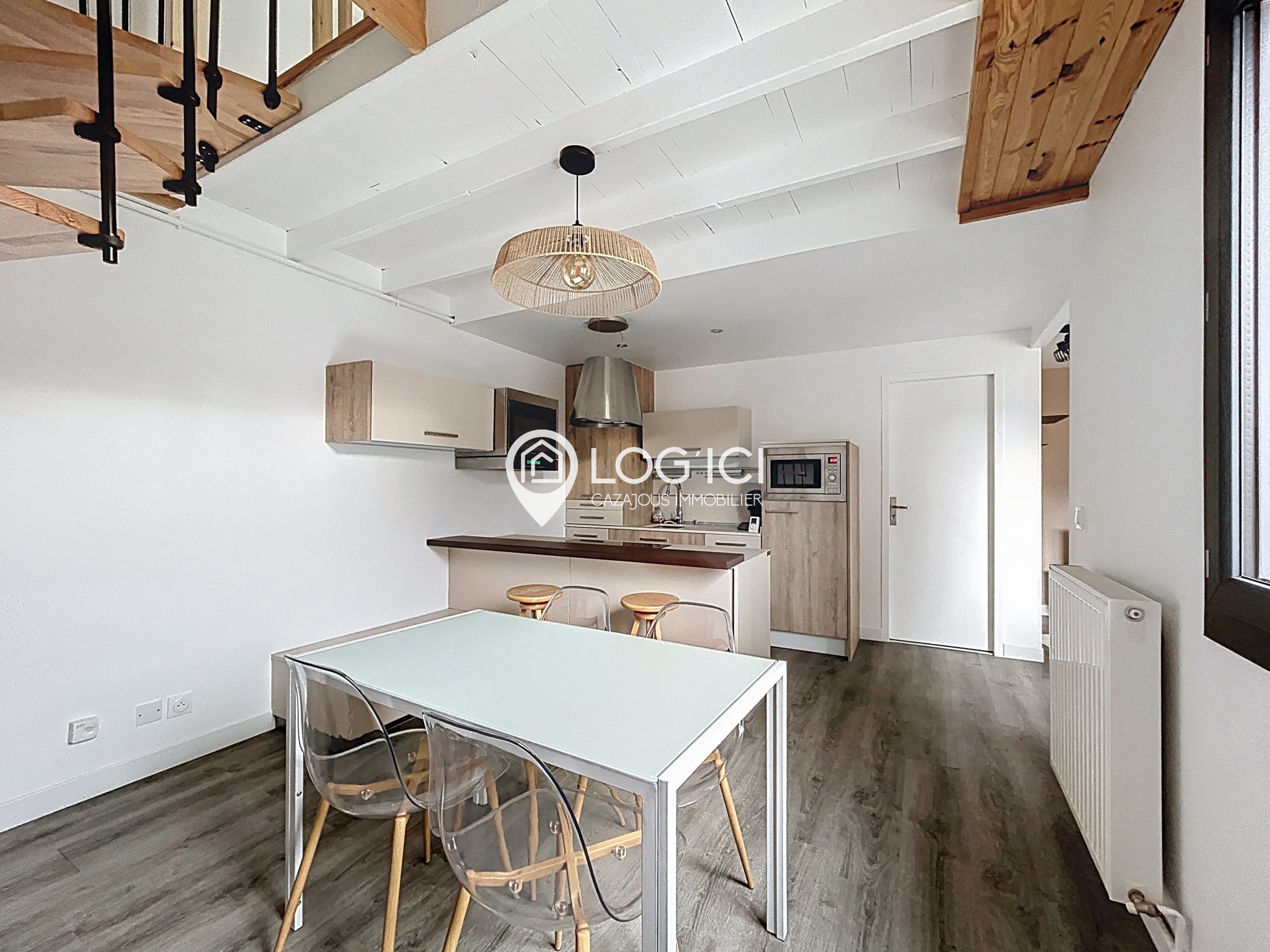 Bien immobilier à louer à Nay, 334 m², 2 pièces – photo 1 sur 9