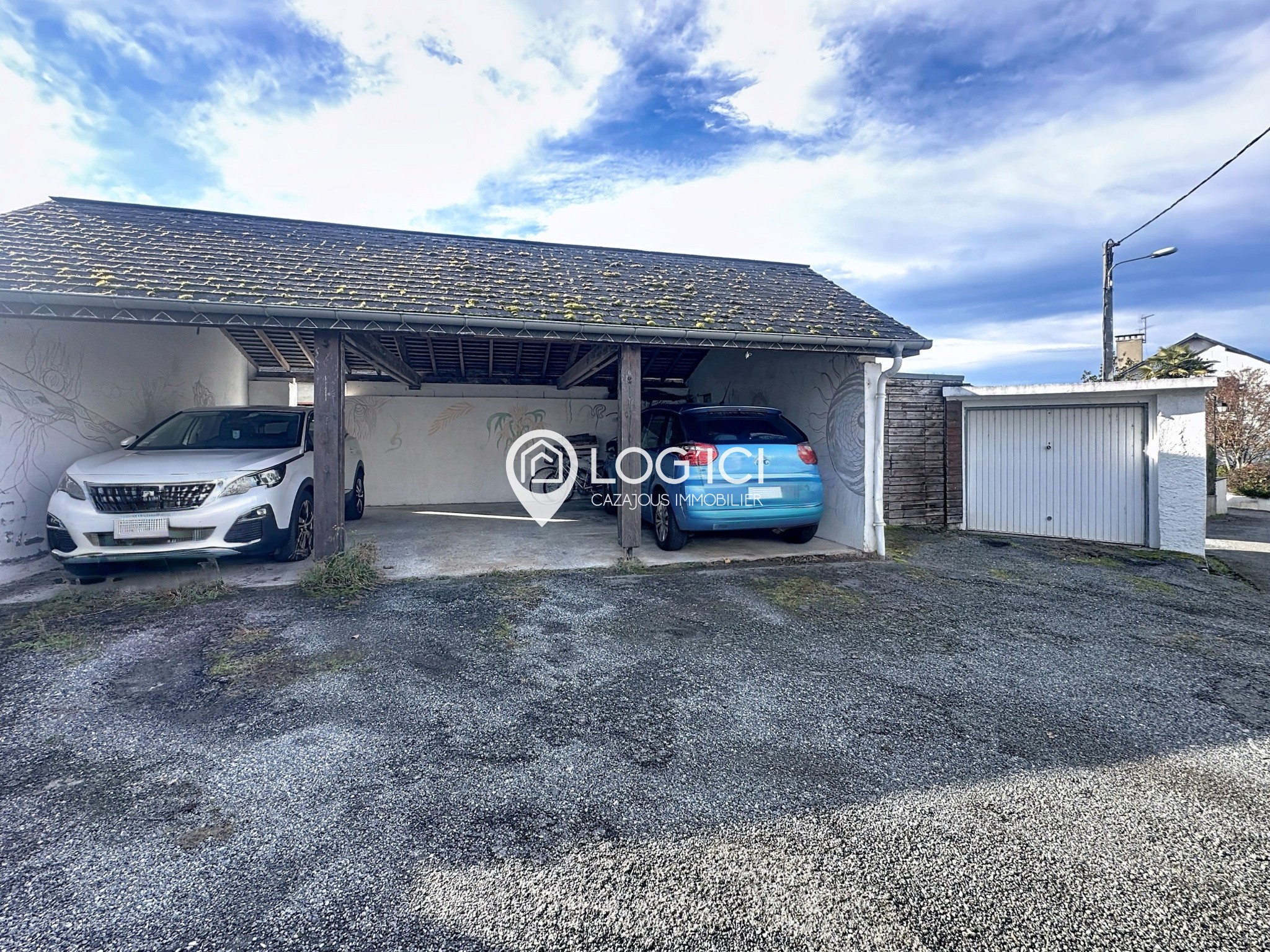 Bien immobilier à vendre à Coarraze, 539 m², 4 pièces – photo 2 sur 16