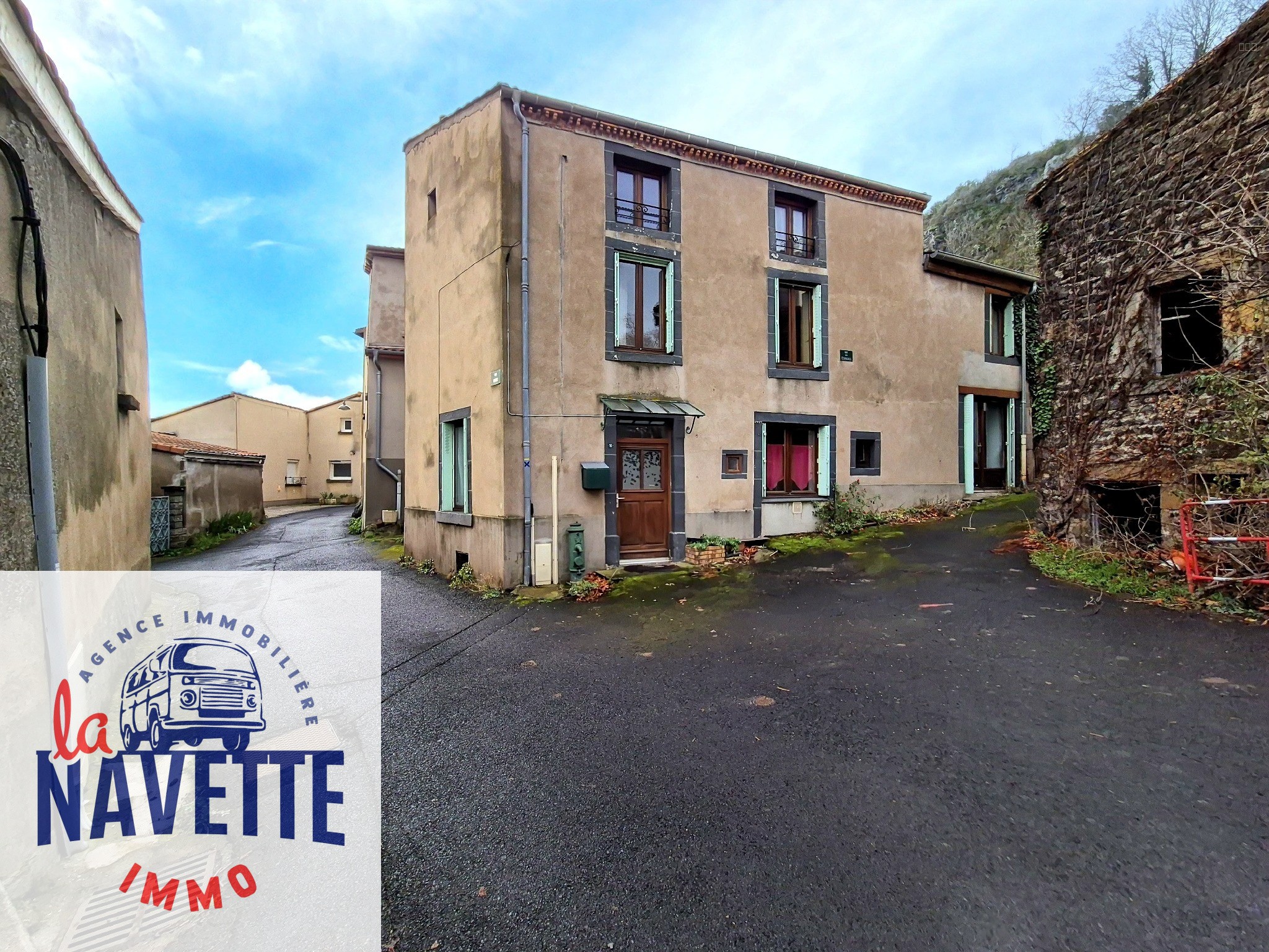 Maison à vendre à Corent, 80 m², 3 pièces – photo 1 sur 11
