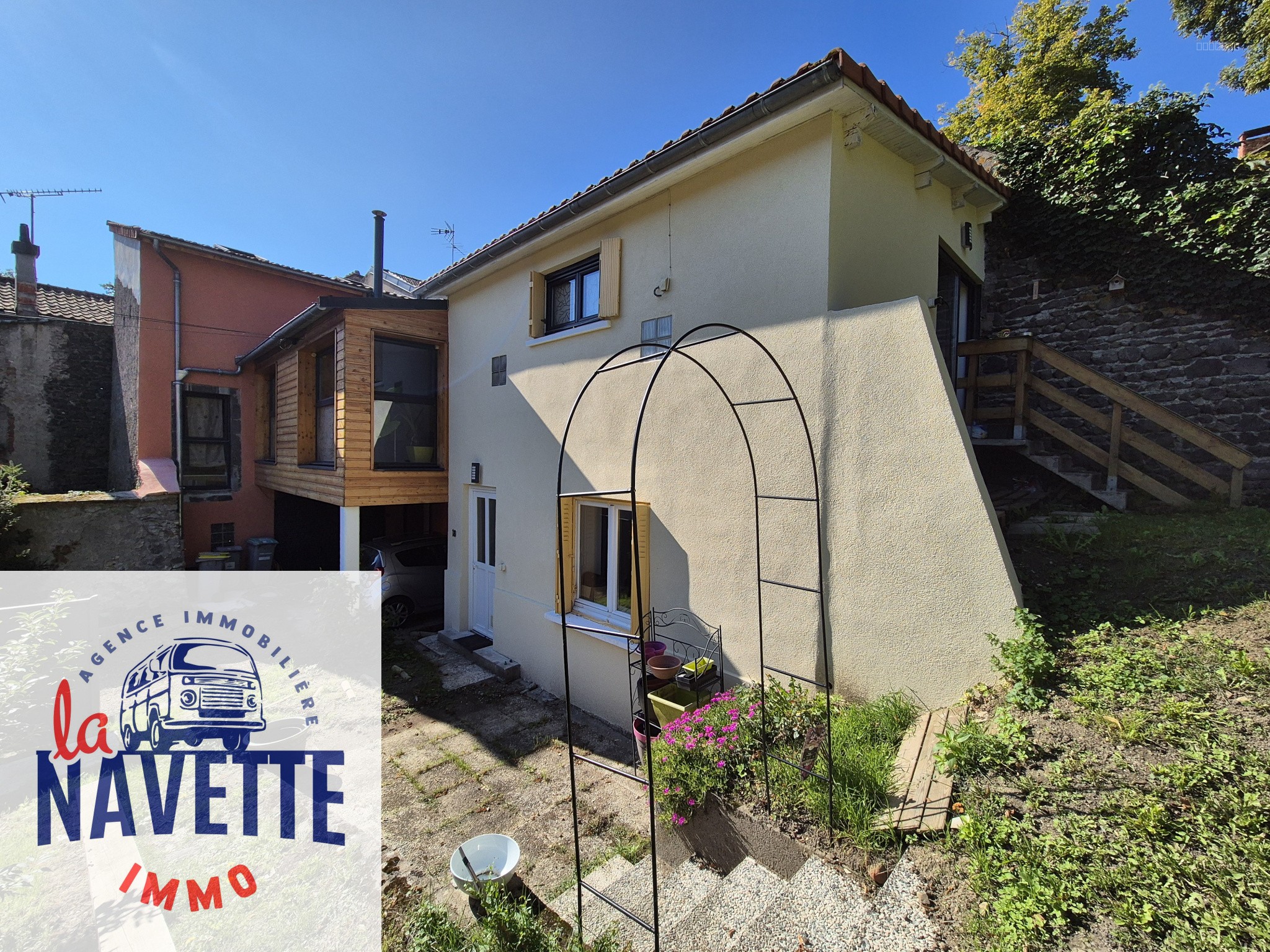 Maison à vendre à Nohanent, 120 m², 6 pièces – photo 1 sur 16