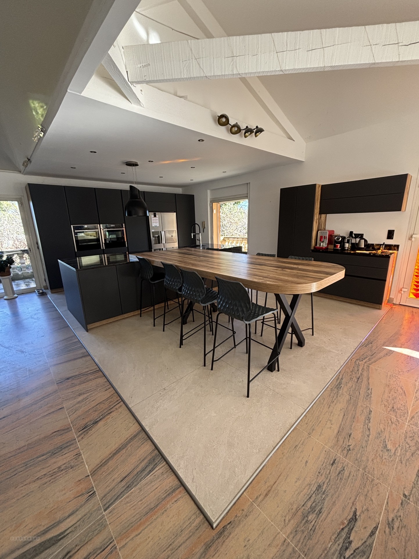 Bien immobilier à vendre à Gardanne, 271 m², 8 pièces – photo 2 sur 10
