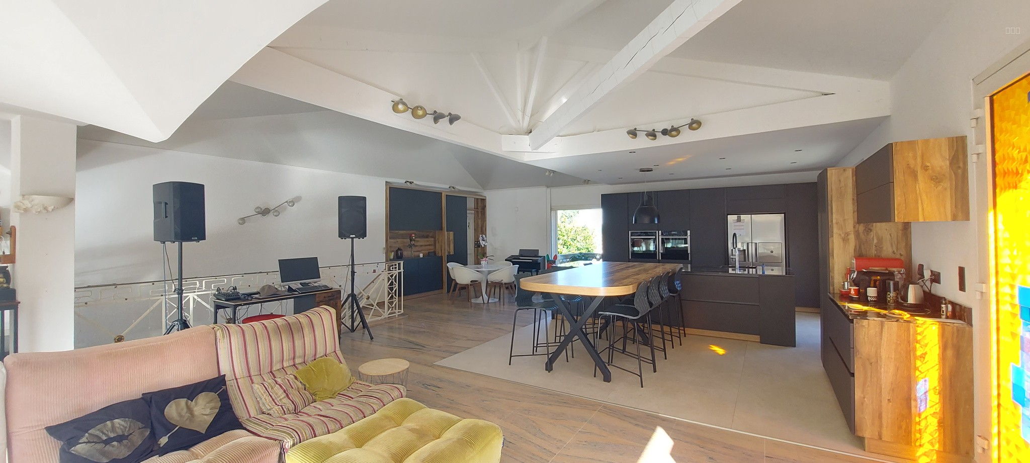 Bien immobilier à vendre à Gardanne, 271 m², 8 pièces – photo 1 sur 10