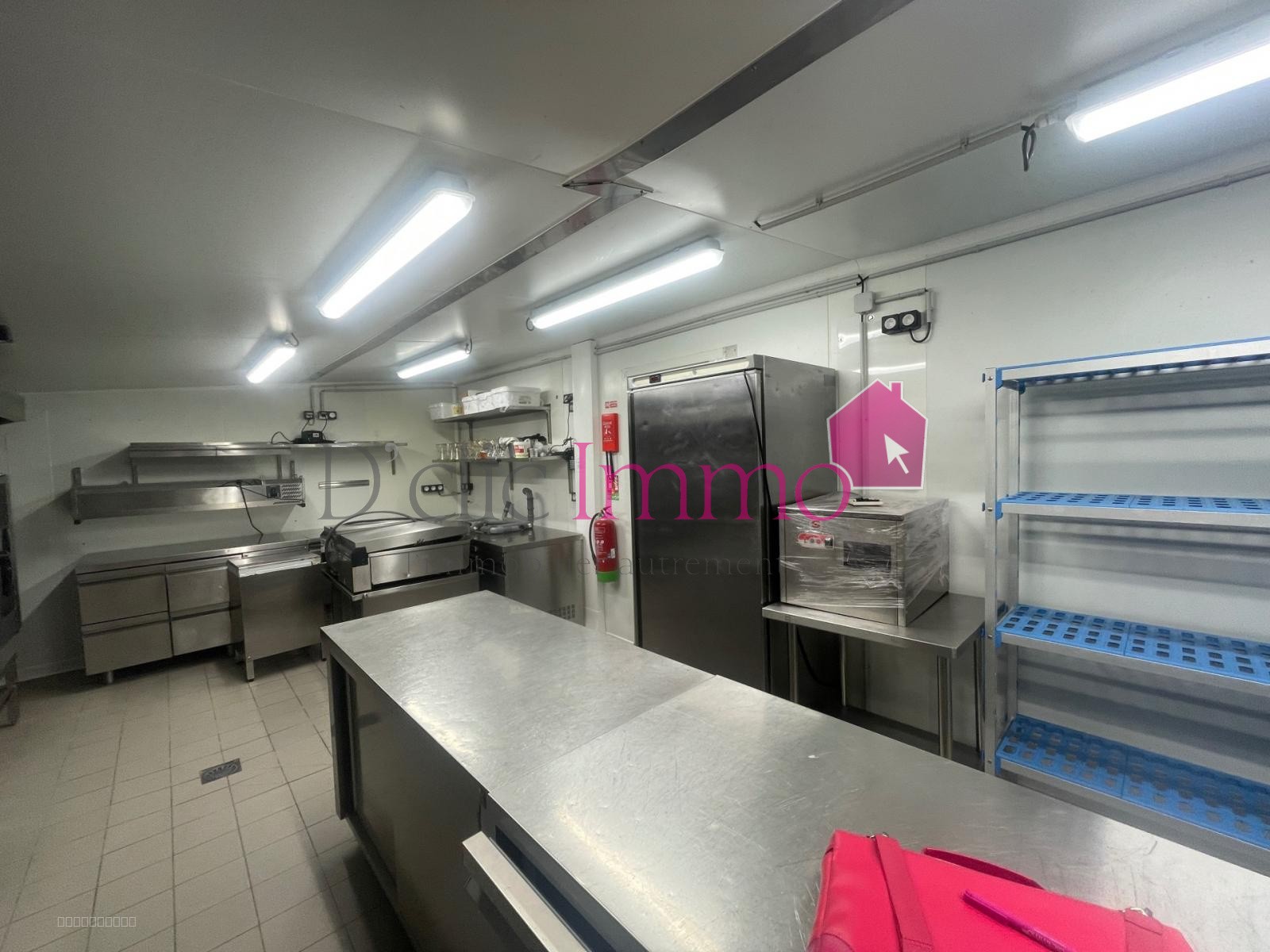Fonds de commerce à vendre à St hilaire de riez, 170 m² – photo 2 sur 8