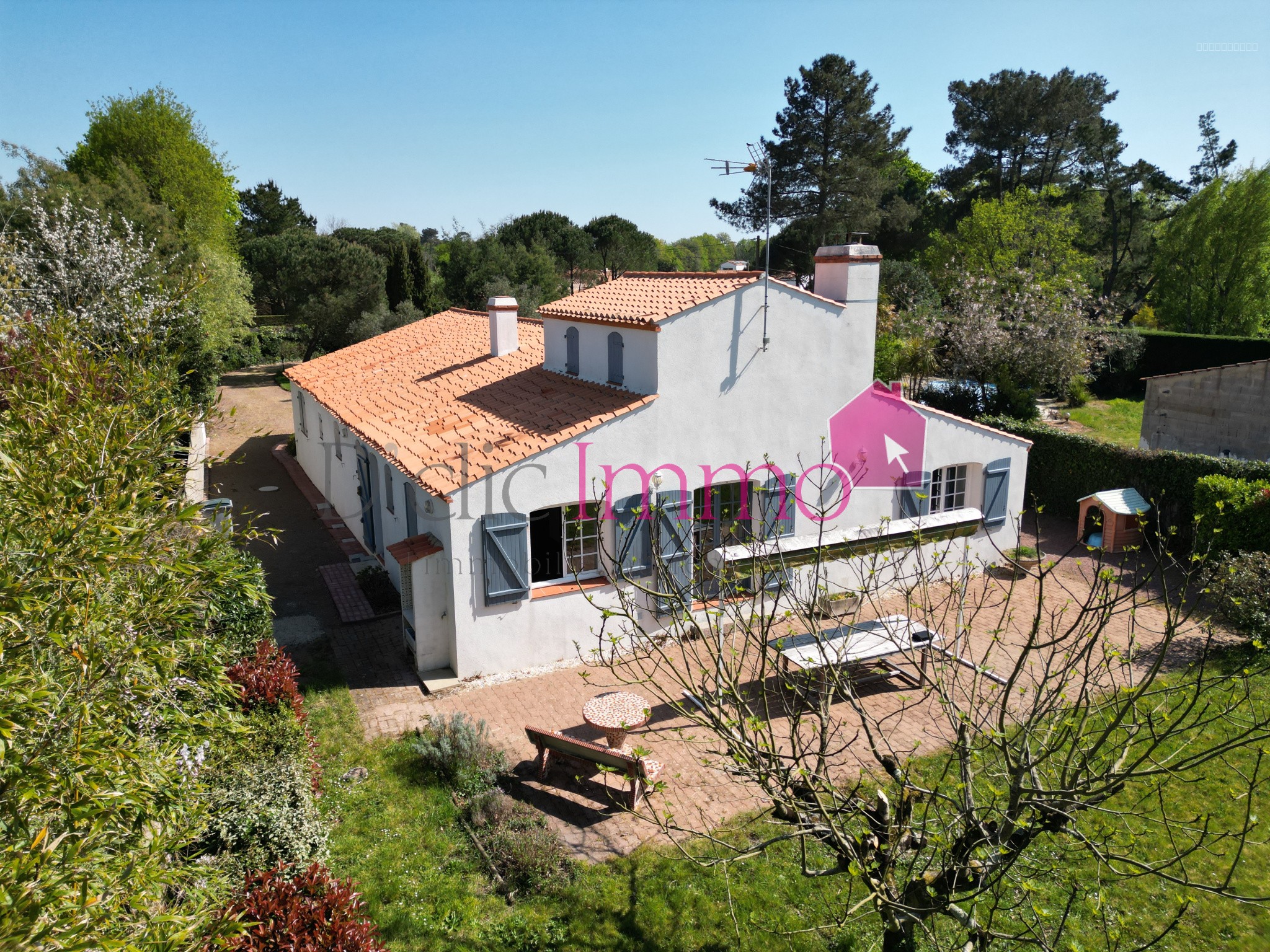 Maison à vendre à Soullans, 26,92 m², 5 pièces – photo 1 sur 16