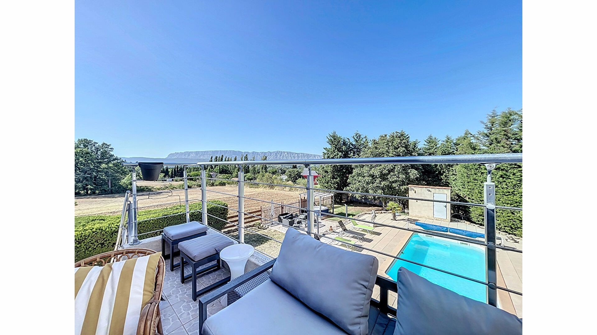 Maison à vendre à Trets, 163 m², 6 pièces – photo 1 sur 20