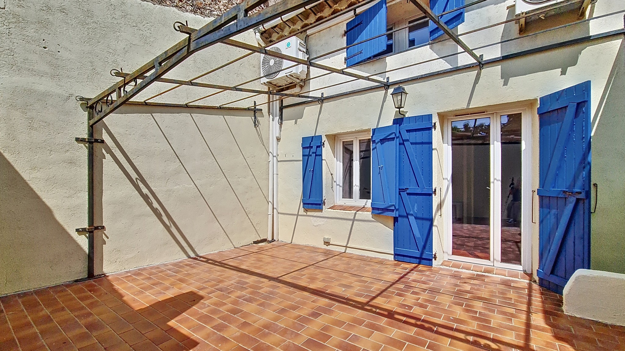 Bien immobilier à vendre à Rougiers, 124 m², 4 pièces – photo 1 sur 18