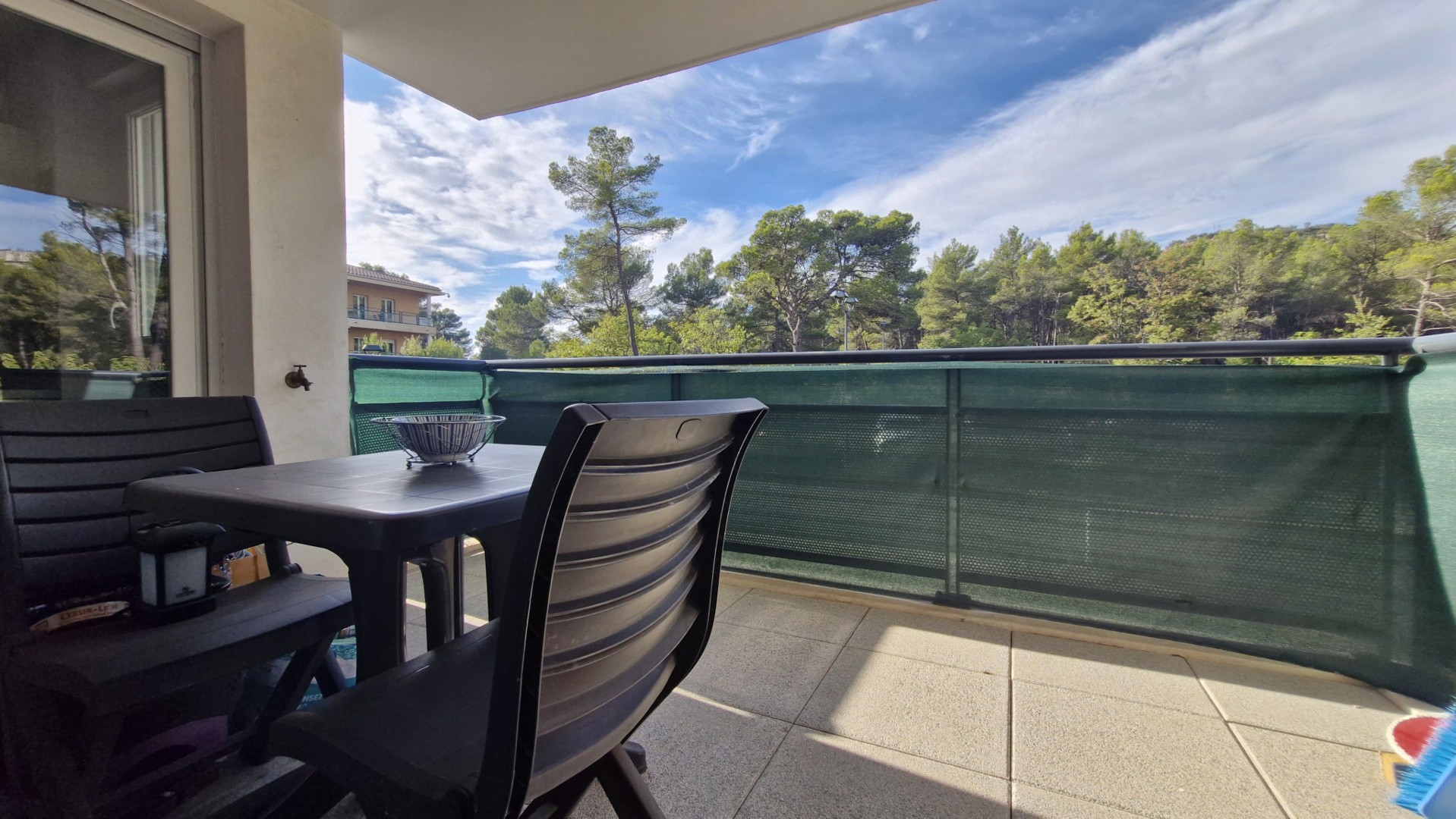 Appartement à vendre à Chateauneuf le rouge, 42 m², 2 pièces – photo 1 sur 8