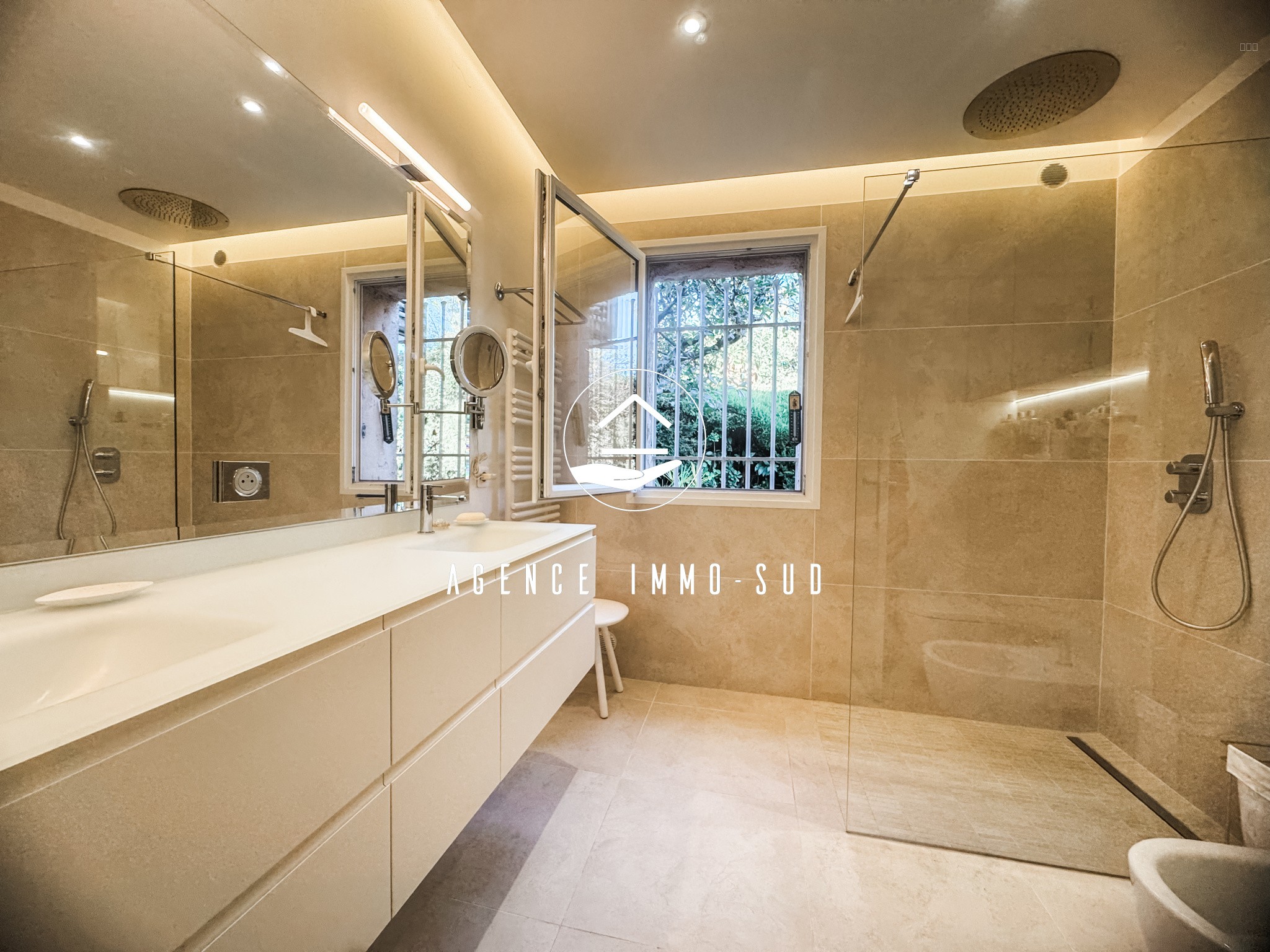 Maison familiale rénovée avec potentiel exceptionnel de 265m2 — photo 17