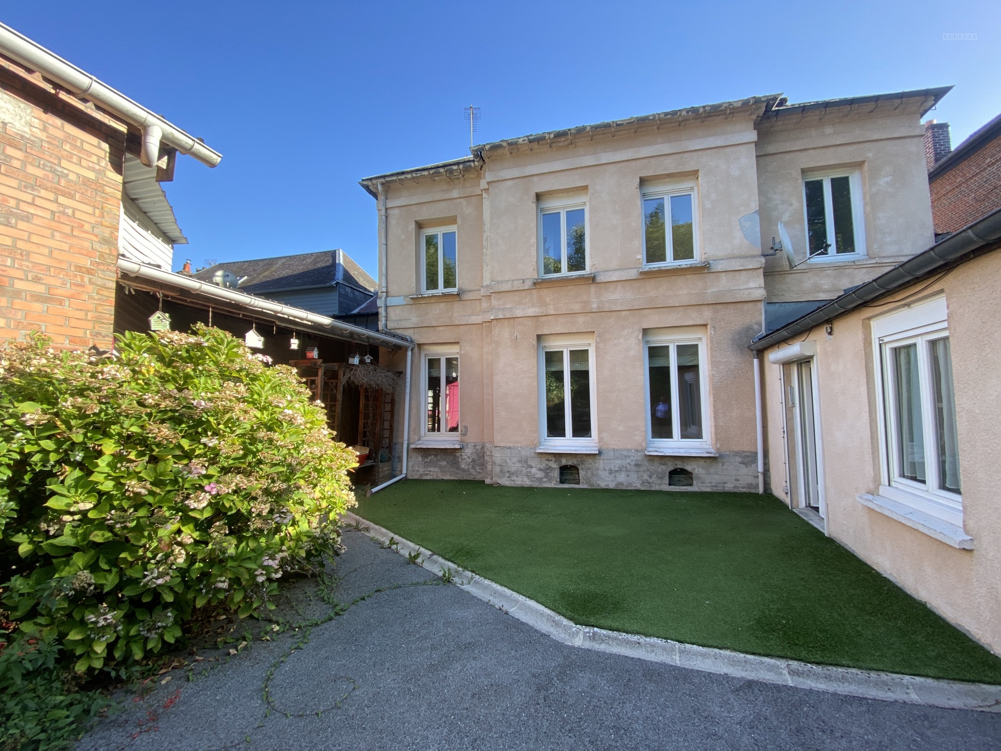 Maison à vendre à Liomer, 150 m², 10 pièces – photo 1 sur 19
