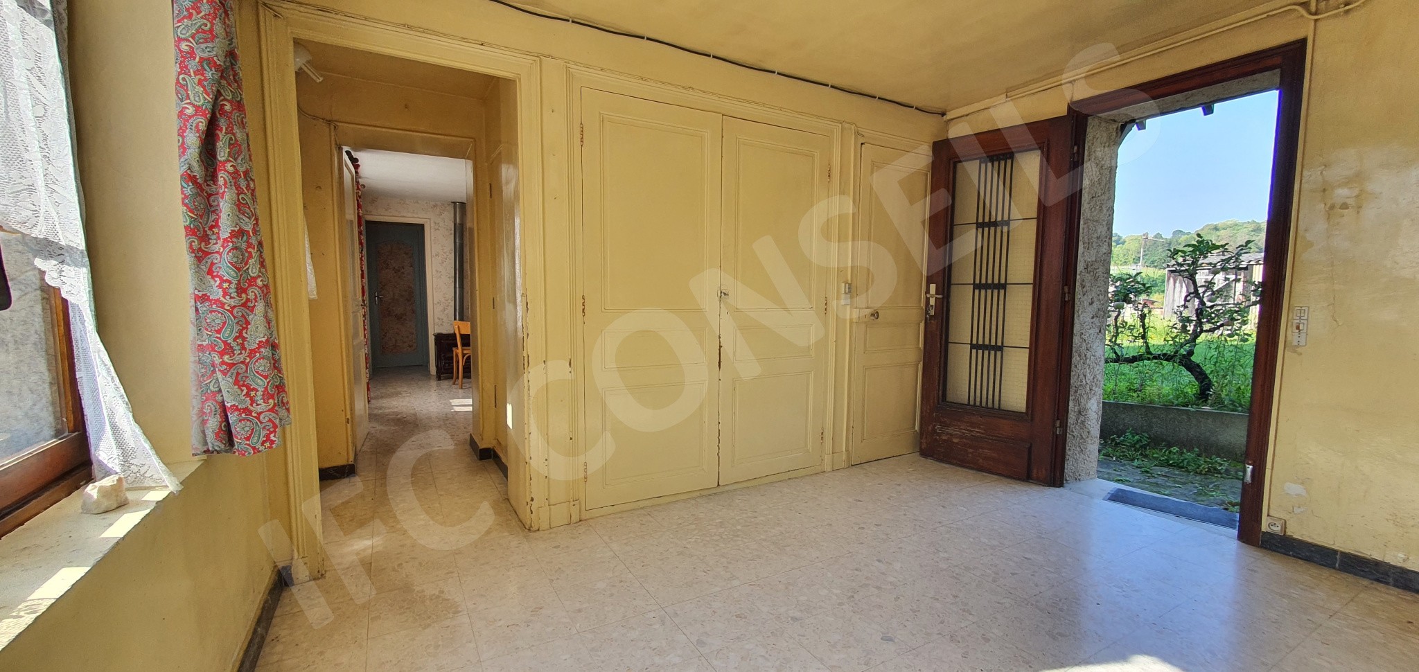 Maison à vendre à Gaillon, 672 m², 4 pièces – photo 3 sur 9