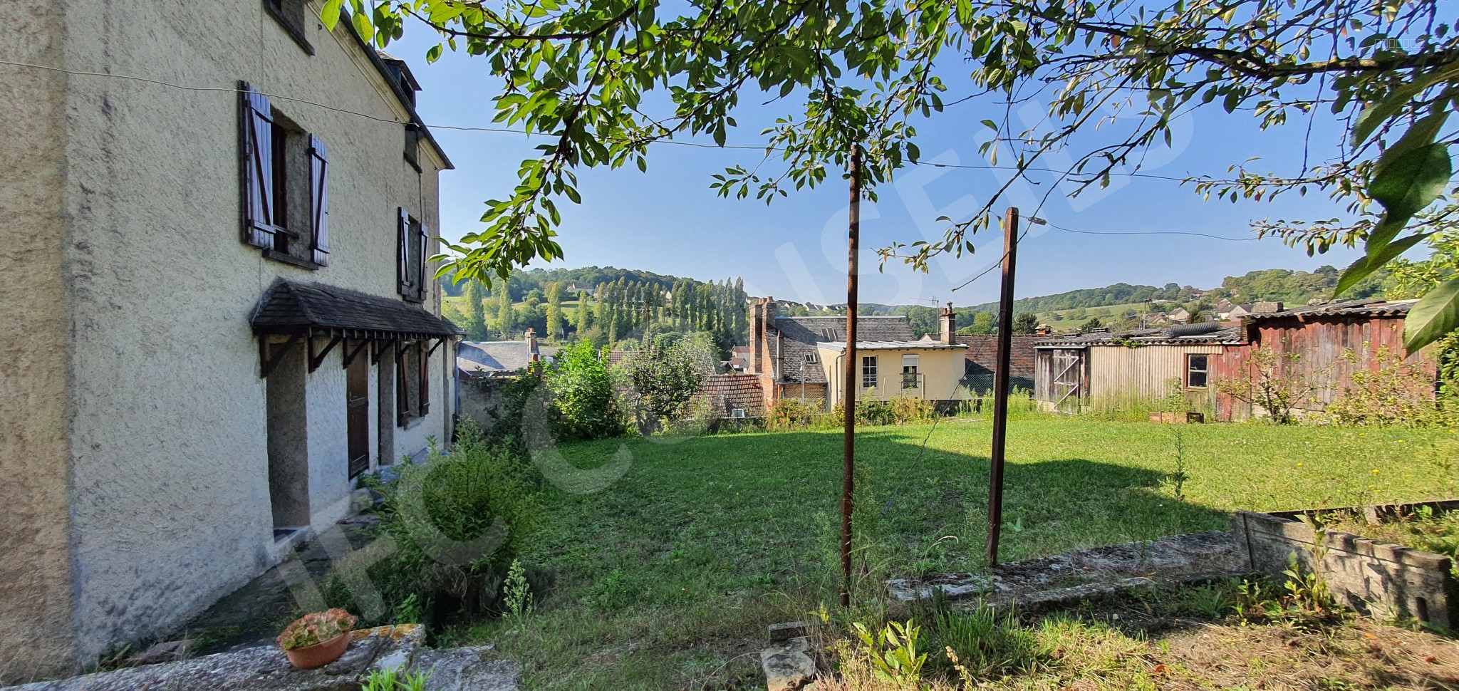 Maison à vendre à Gaillon, 672 m², 4 pièces – photo 1 sur 9