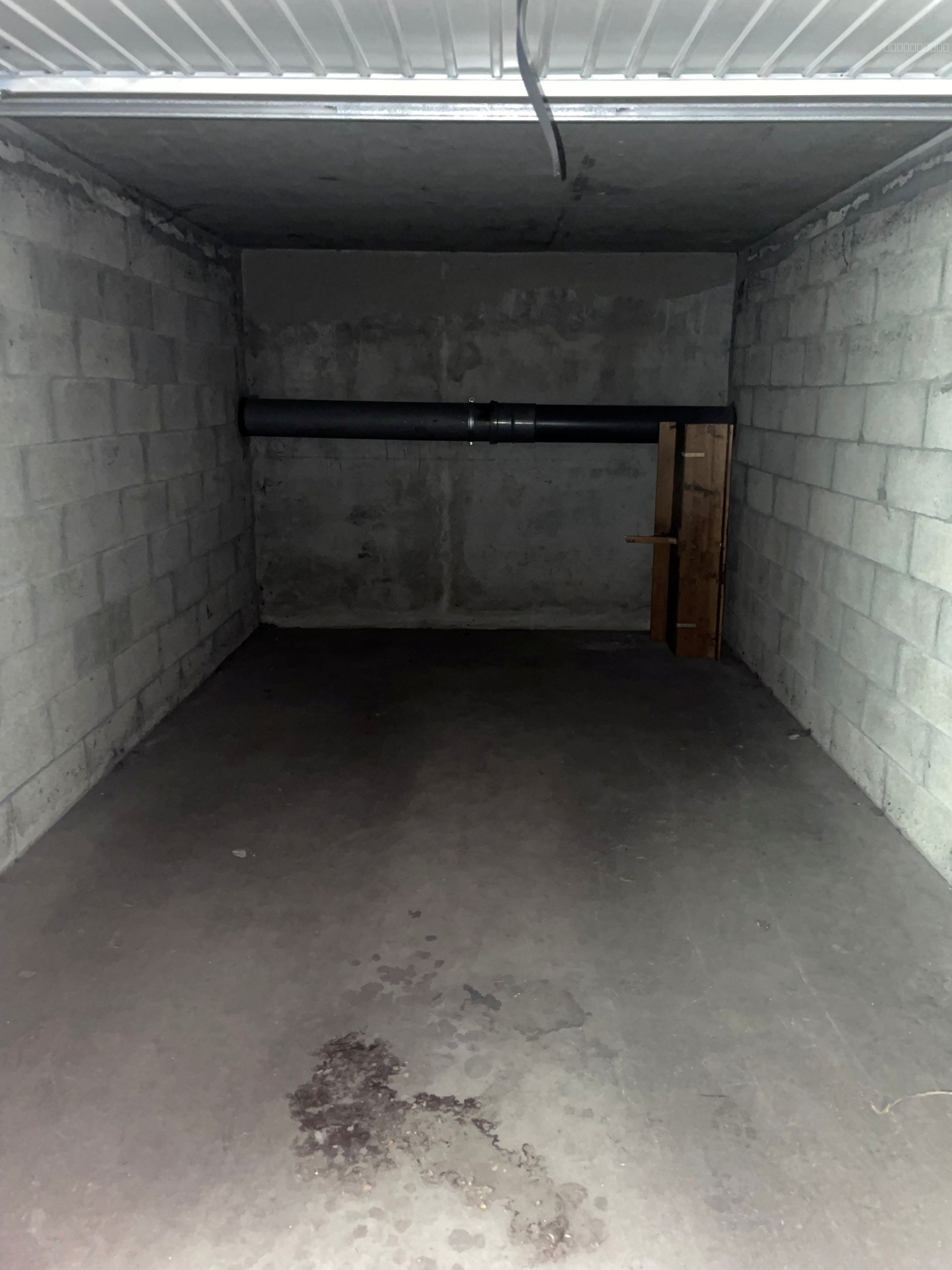 Garage à louer à Villeurbanne, 1 365 m² – photo 1 sur 1
