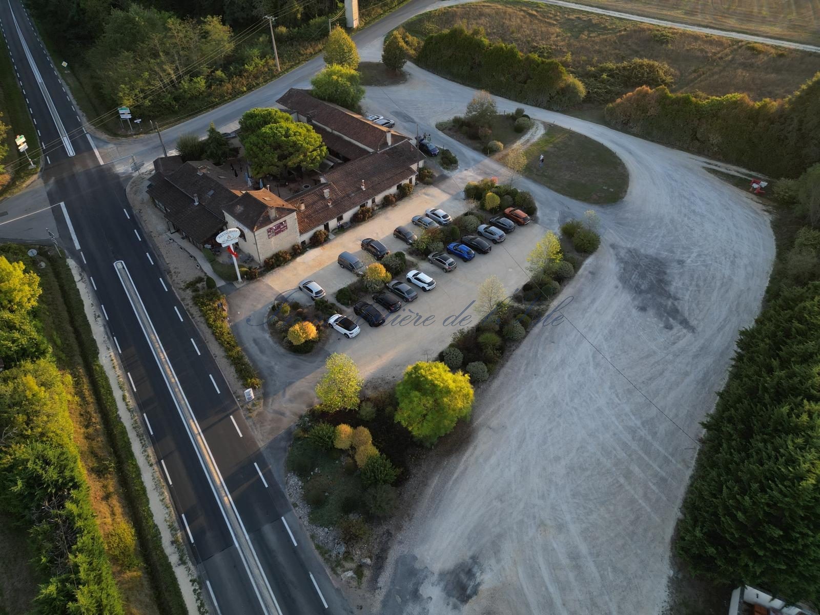 Maison à vendre à Chalagnac, 535 m², 14 pièces – photo 2 sur 10