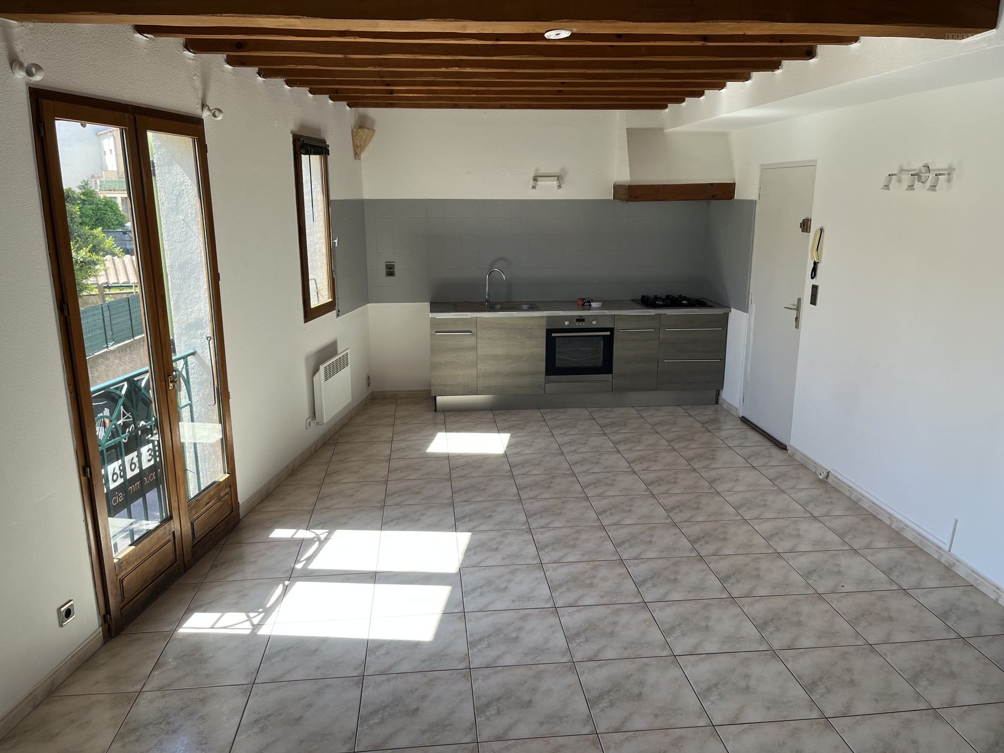 Appartement à louer à St genis des fontaines, 30,68 m², 2 pièces – photo 1 sur 9