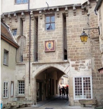 Exceptionnel Porte fortifiée Monument Historique Classé 15-17ème — photo 4