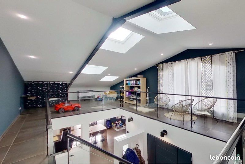 Appartement à vendre à Idron, 208 m², 5 pièces – photo 1 sur 8