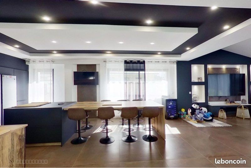 Appartement à vendre à Idron, 208 m², 5 pièces – photo 2 sur 8