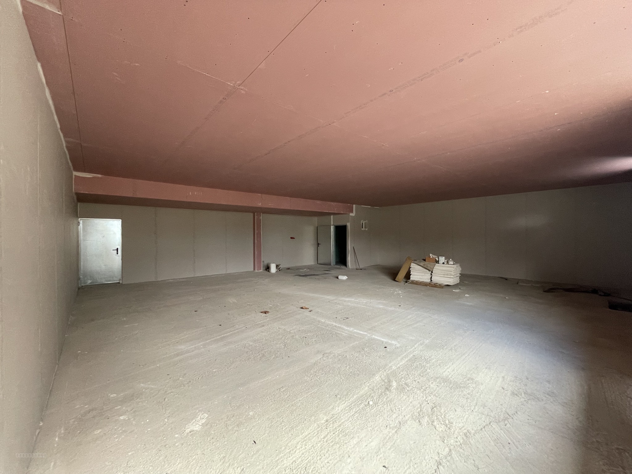 Local commercial à louer à Sauvagnon, 145 m² – photo 2 sur 8