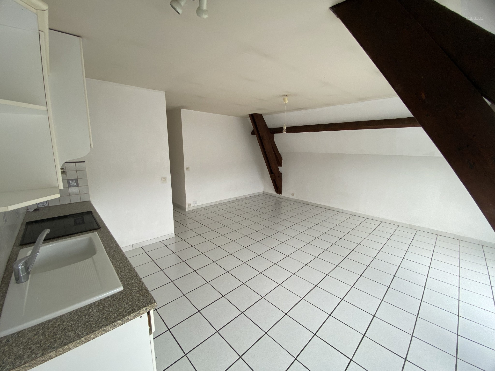 Appartement T2 de 37.8 m2 situé au 3ème et dernier étage d'un immeuble comprenant 8 lots à FECAMP — photo 5