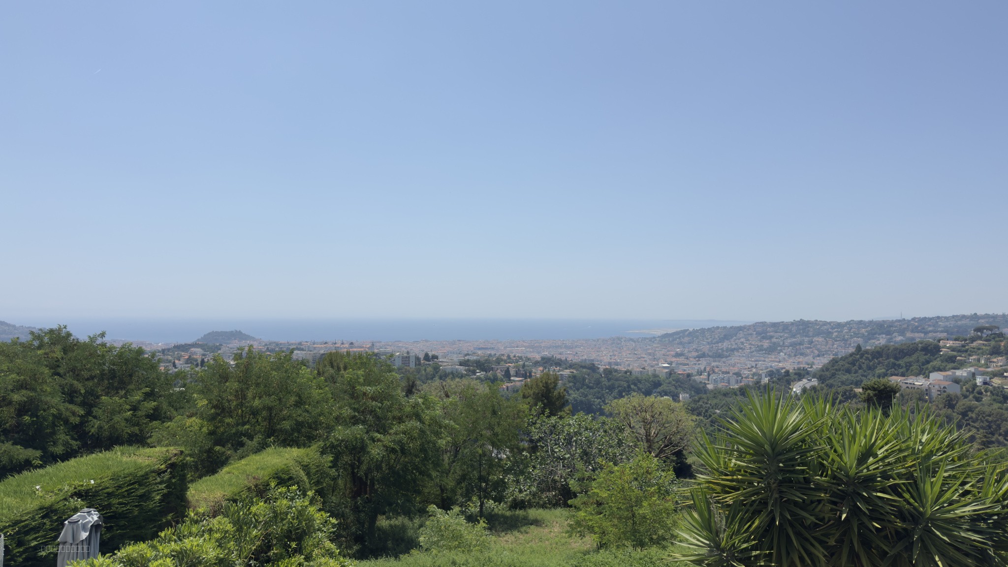 À vendre Studio vue Mer à Nice avec terrasse vue mer et piscine - Avenue de RIMIEZ — photo 8