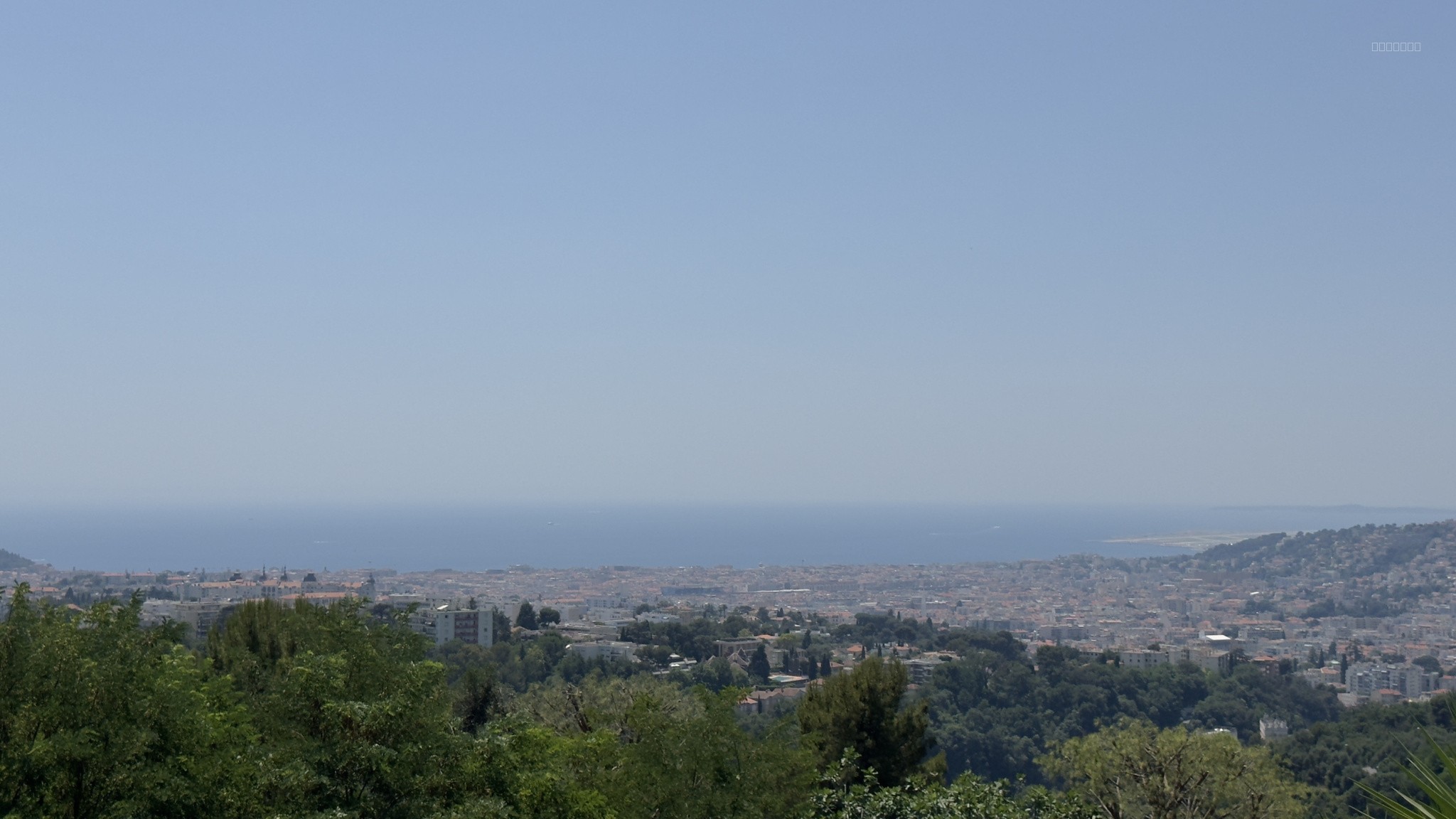 À vendre Studio vue Mer à Nice avec terrasse vue mer et piscine - Avenue de RIMIEZ — photo 9