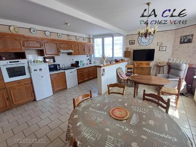 Maison à vendre à Coulonges sur l autize, 23 m², 5 pièces – photo 2 sur 6