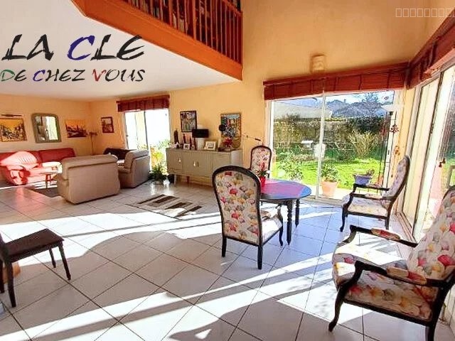 Maison à vendre à Coulonges sur l autize, 1 983 m², 9 pièces – photo 3 sur 6