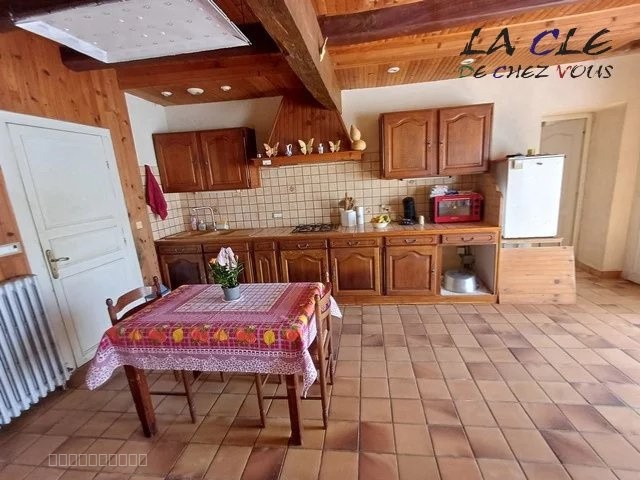 Maison à vendre à Mauze sur le mignon, 1 773 m², 8 pièces – photo 2 sur 6