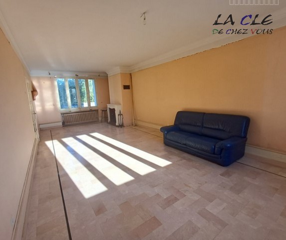 Maison à vendre à Coulonges sur l autize, 1 010 m², 7 pièces – photo 3 sur 6