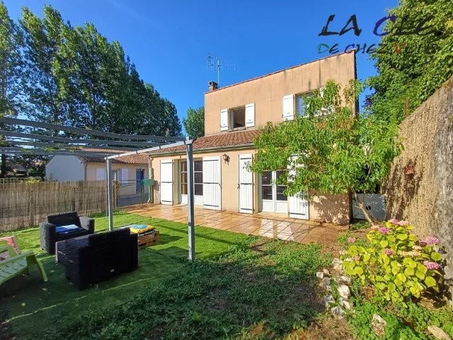 Maison à vendre à Coulonges sur l autize, 254 m², 5 pièces – photo 1 sur 6