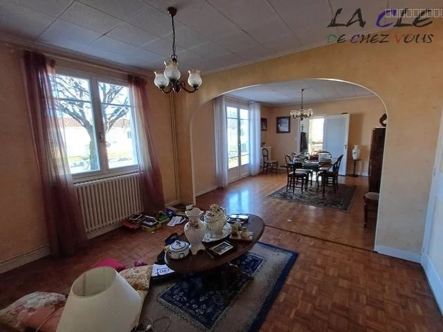 Maison à vendre à Vernoux en gatine, 29,3 m², 6 pièces – photo 3 sur 6