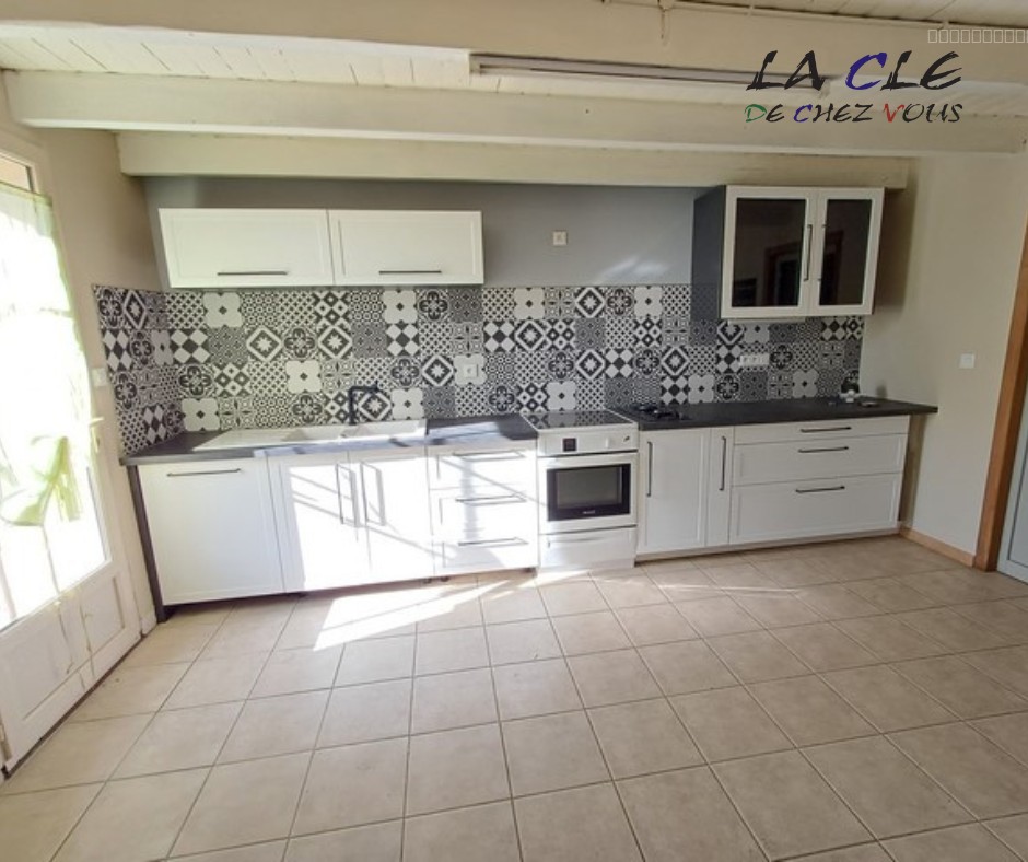 Maison à vendre à Coulonges sur l autize, 335 m², 4 pièces – photo 3 sur 6