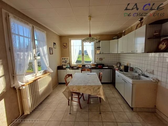 Maison à vendre à Vernoux en gatine, 29,3 m², 6 pièces – photo 2 sur 6