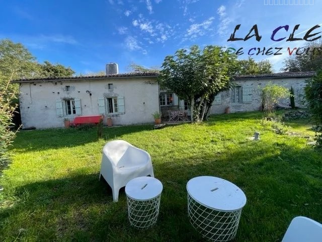 Maison à vendre à La boissiere en gatine, 2 984 m², 7 pièces – photo 1 sur 6