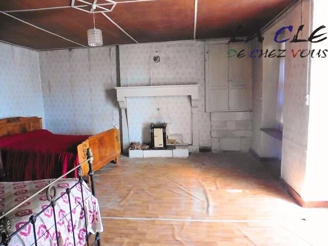 Maison à vendre à La chapelle thireuil, 2 250 m², 2 pièces – photo 3 sur 6
