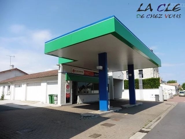 Local commercial à vendre à Coulonges sur l autize, 311 m², 2 pièces – photo 1 sur 6