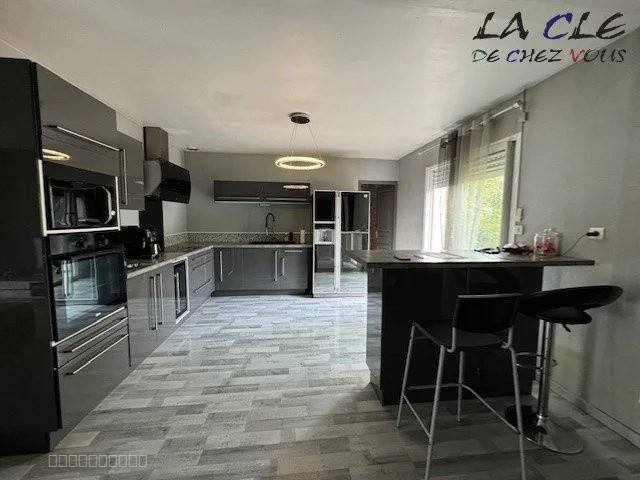 Maison à vendre à Beceleuf, 1 197 m², 7 pièces – photo 2 sur 6